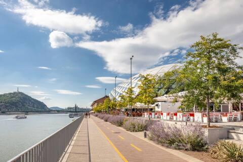 Sunny Rooms At Danube 布达佩斯 外观 照片